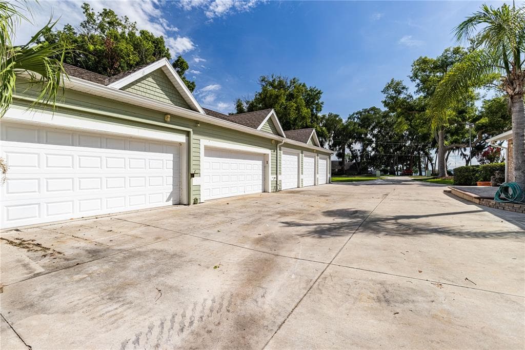 32834 LAKESHORE DRIVE photo 15