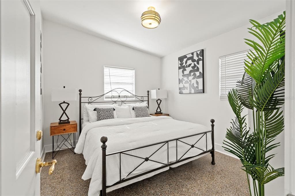 308 E HOLLYWOOD STREET photo 25