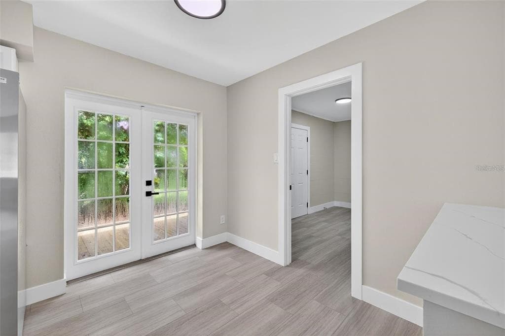 413 COUNTRY CLUB DRIVE photo 20