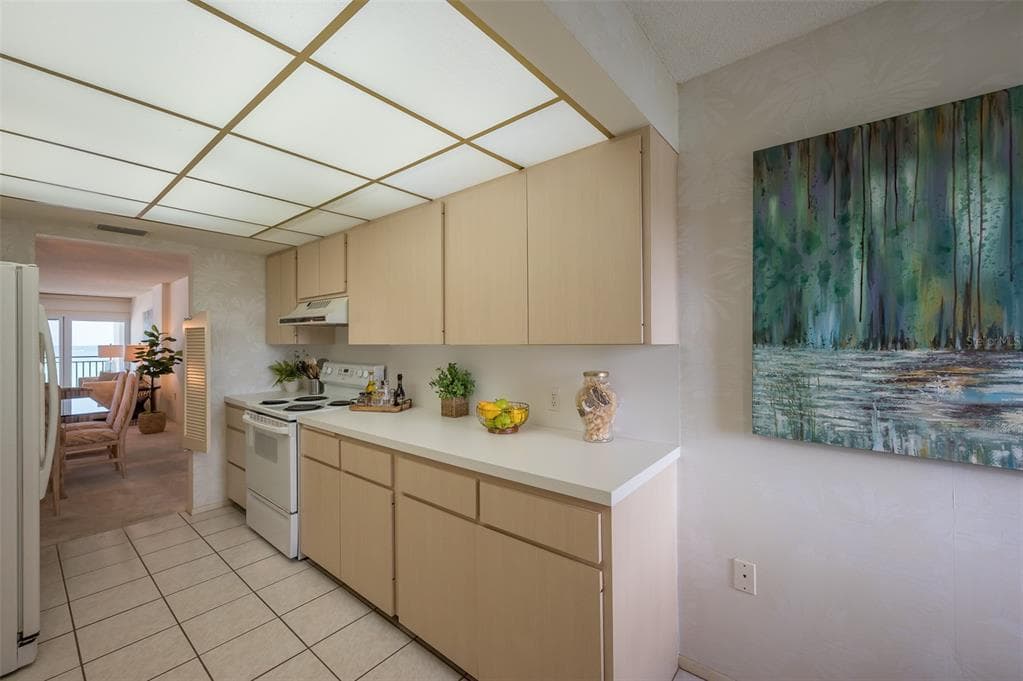 19 WHISPERING SANDS DRIVE 604 photo 12