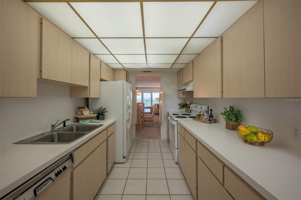 19 WHISPERING SANDS DRIVE 604 photo 11