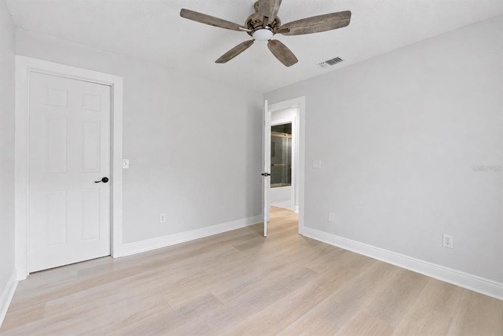 427 PENDREY DRIVE photo 17