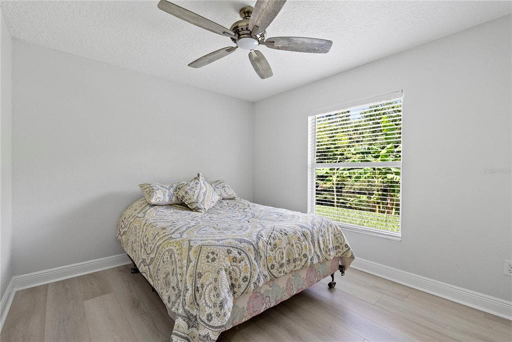 427 PENDREY DRIVE photo 22