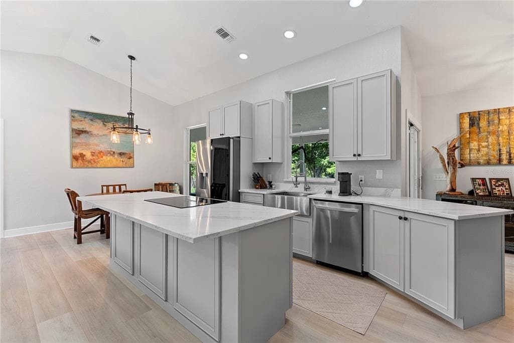 427 PENDREY DRIVE photo 8