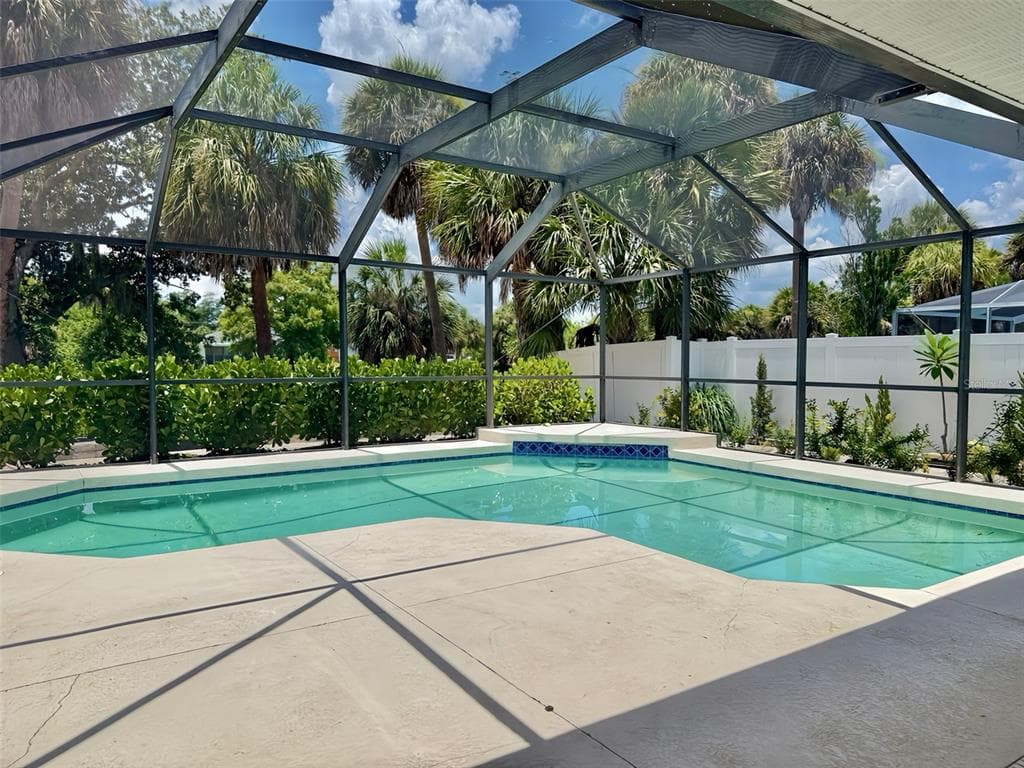 129 FOUNTAIN STREET photo 3