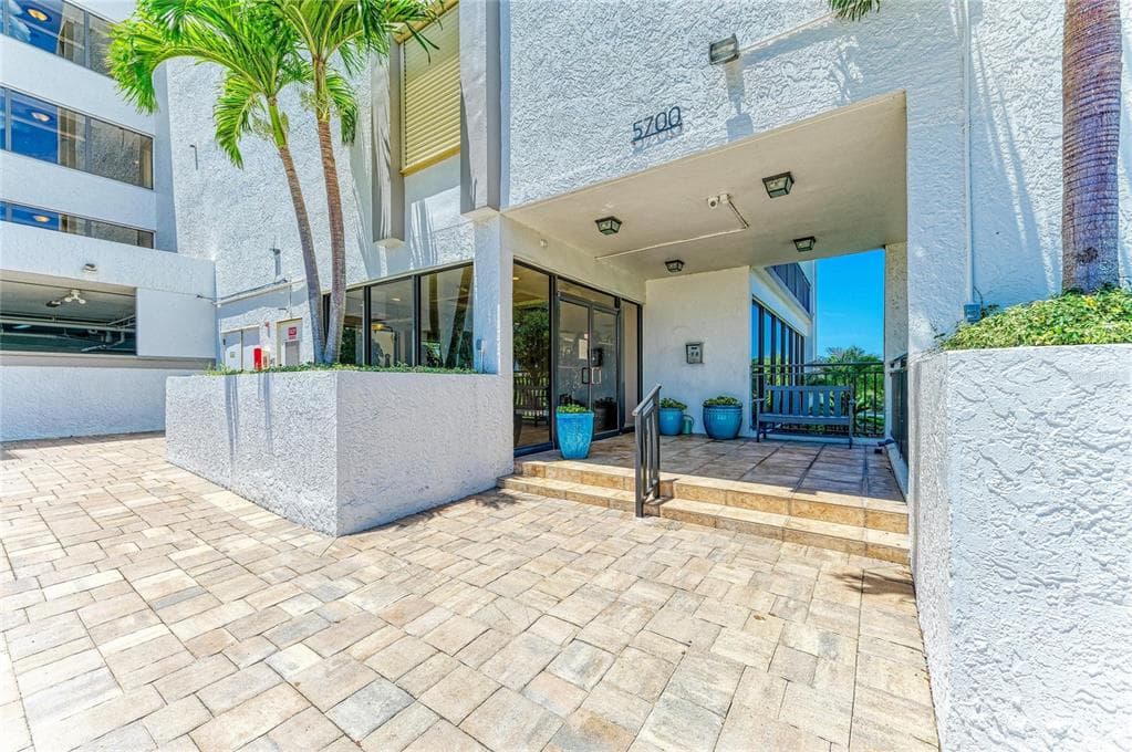 5700 ESCONDIDA BOULEVARD S 506 photo 4