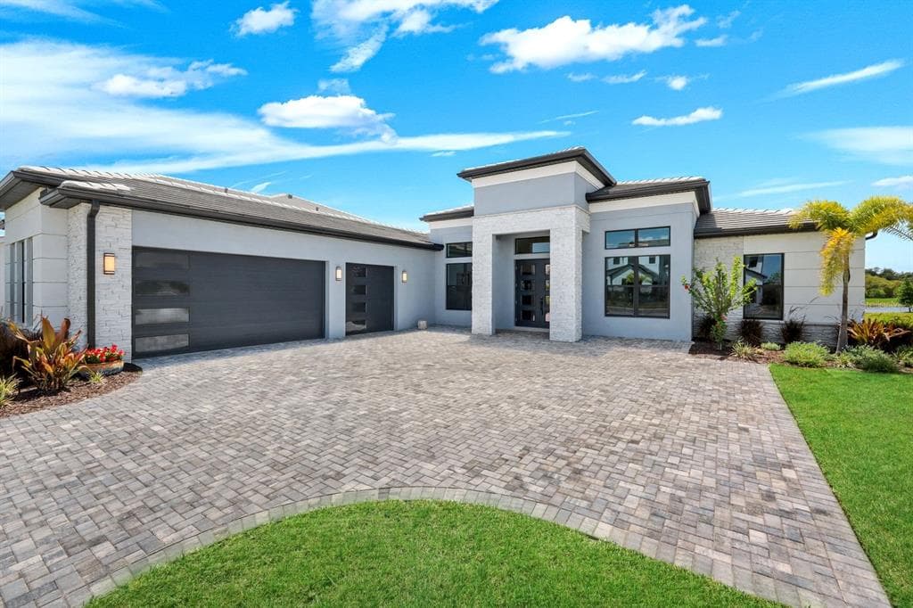 2428 WATERFRONT CIRCLE photo 3