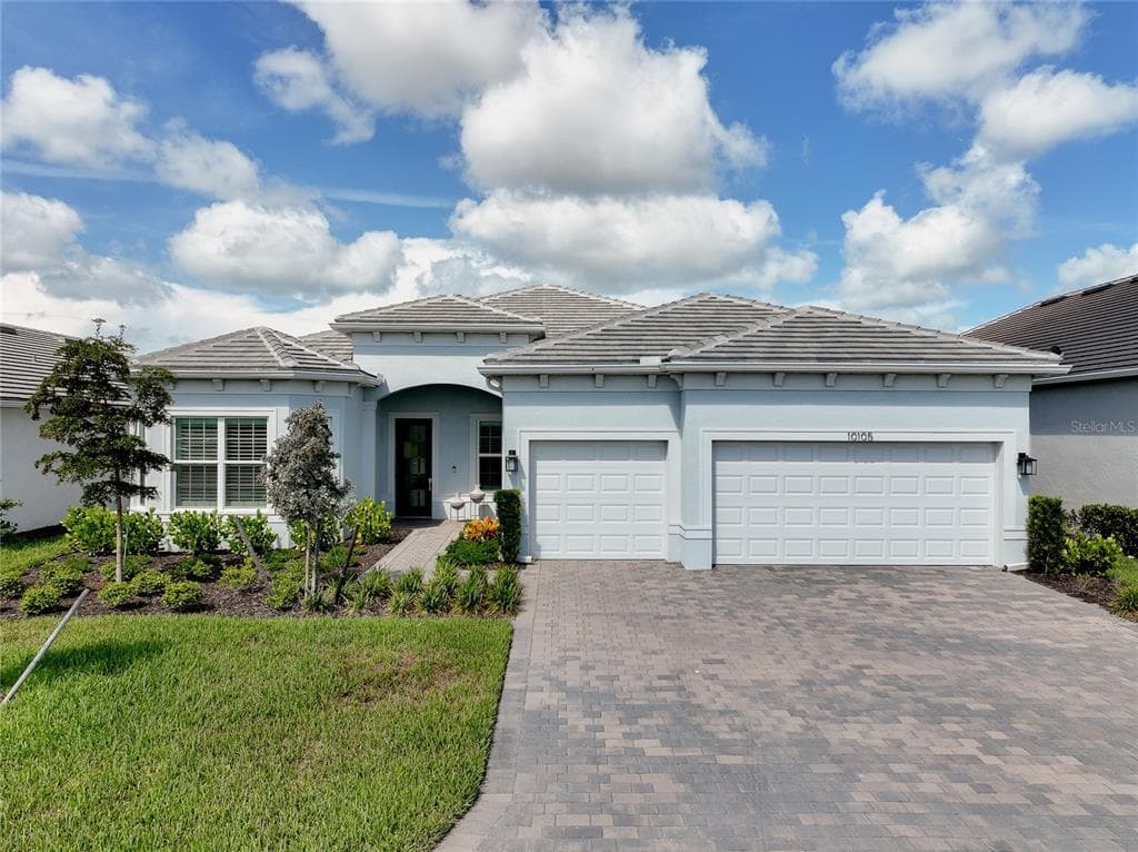 10105 BEACHWALK DRIVE photo 1