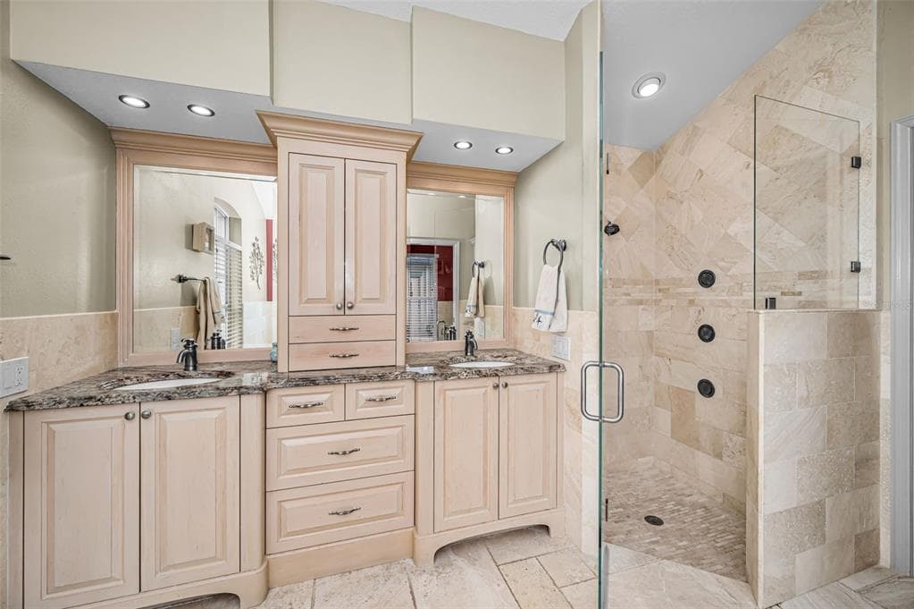 4084 LIGUSTRUM DRIVE photo 17