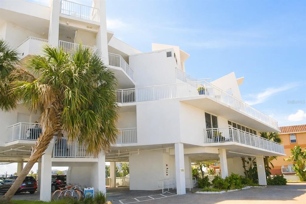10091 GULF BOULEVARD #202E 2
