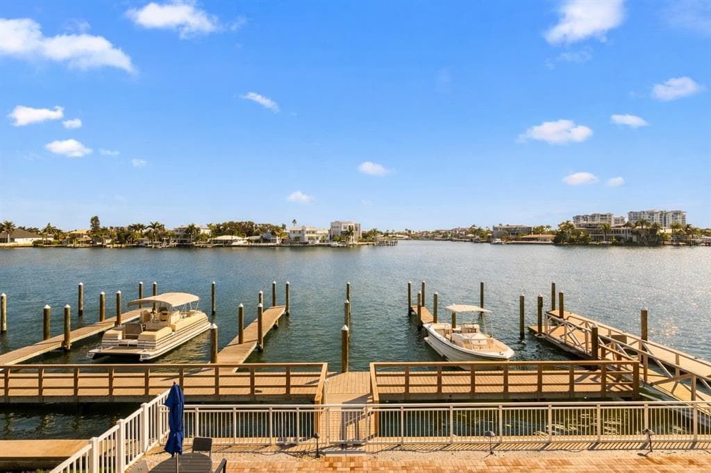 10091 GULF BOULEVARD 202E photo 18