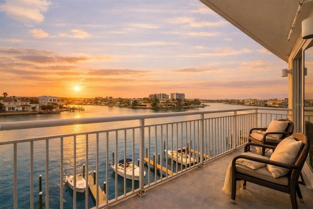 10091 GULF BOULEVARD 203E photo 19