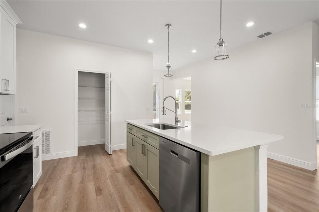 136 11TH AVENUE photo 13