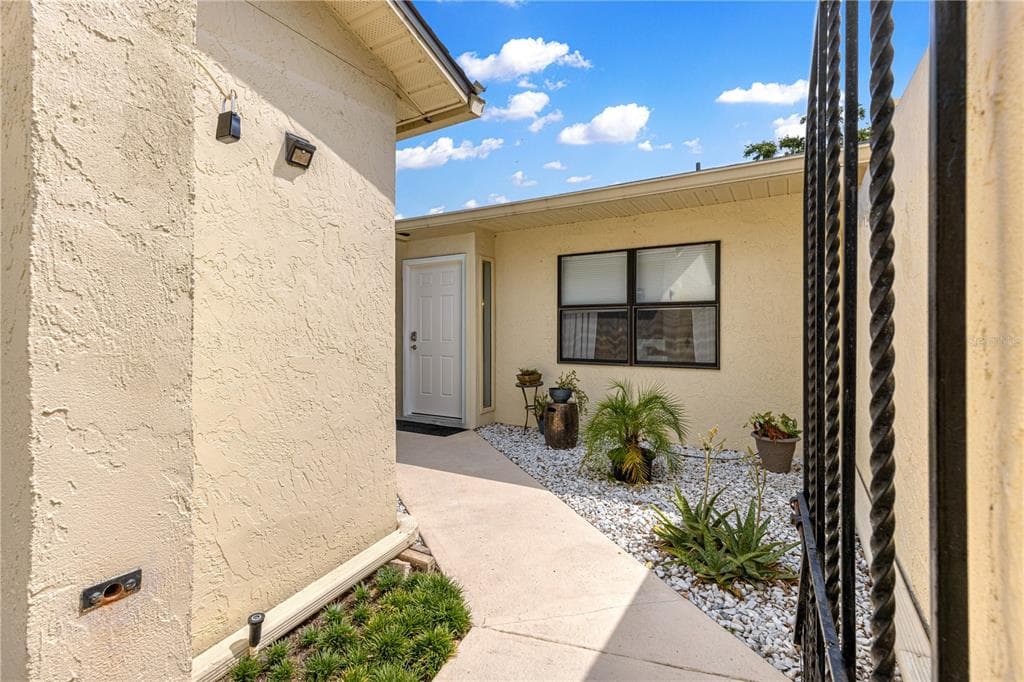 2226 CYPRESS COVE DRIVE #2226 5