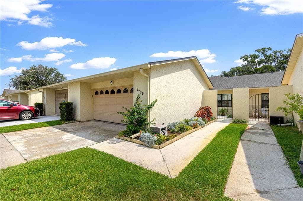 2226 CYPRESS COVE DRIVE #2226 4