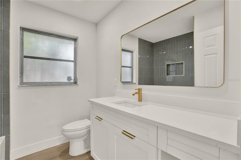 411 PALM ISLAND NE photo 10