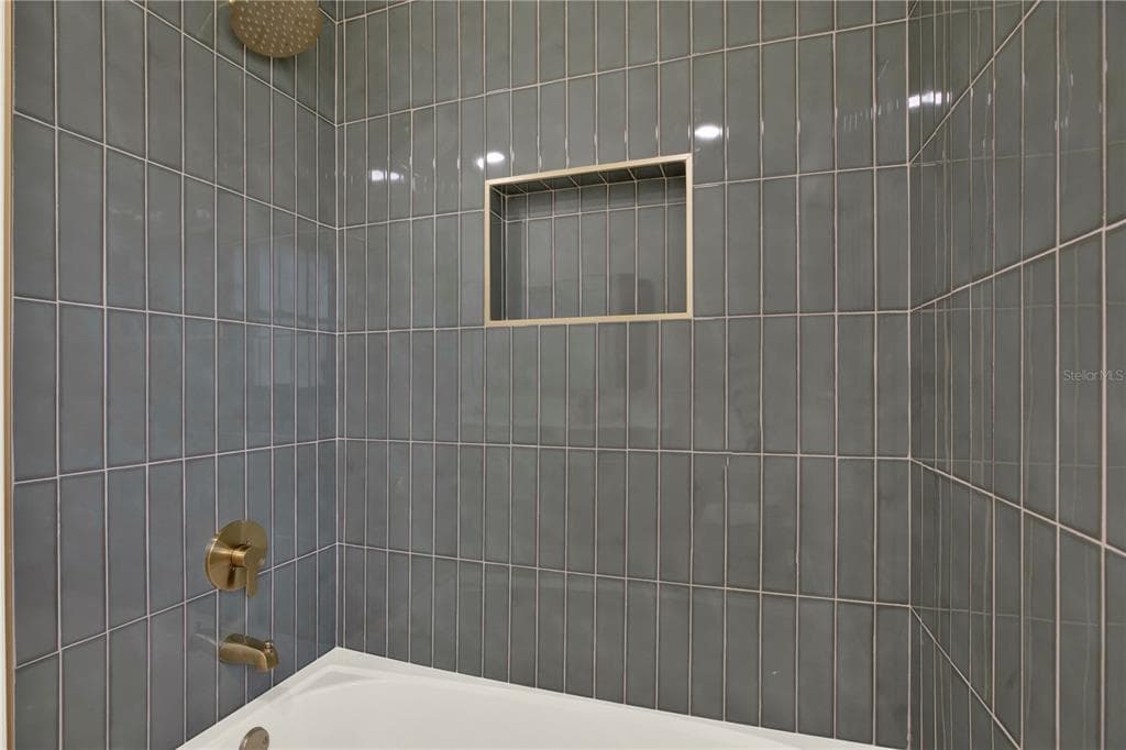 411 PALM ISLAND NE photo 11