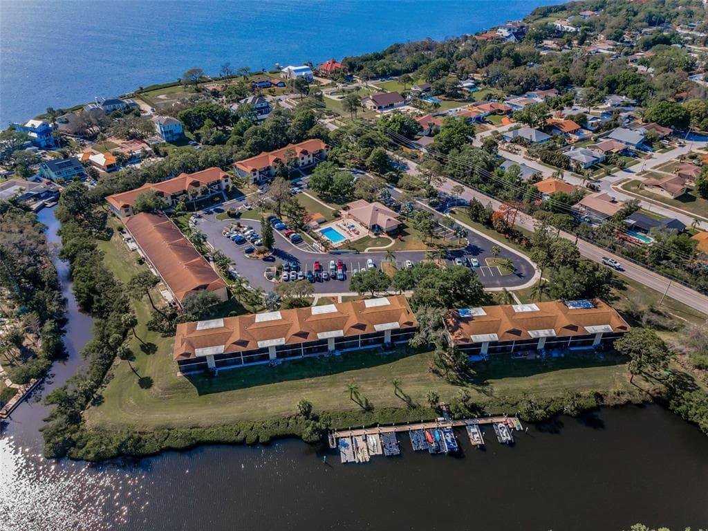 1686 SEASCAPE CIRCLE 1