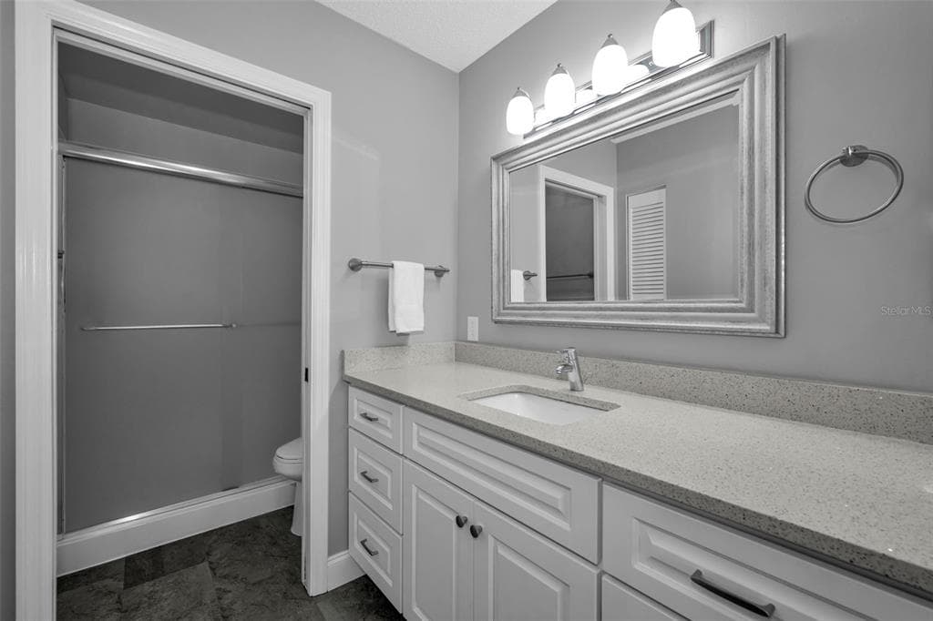 1686 SEASCAPE CIRCLE 4