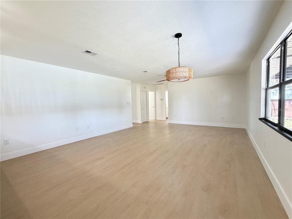 1100 GOLDEN BOUGH ROAD photo 13