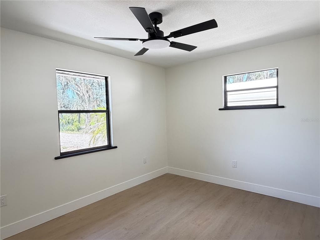 1100 GOLDEN BOUGH ROAD photo 20