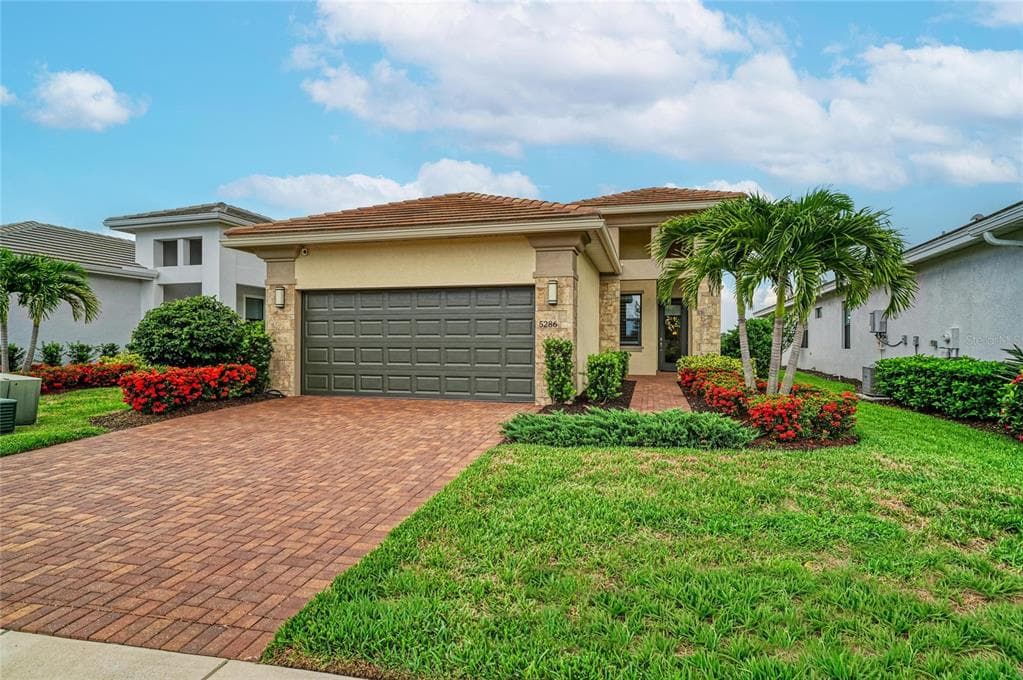 5286 BARNETT CIRCLE photo 1
