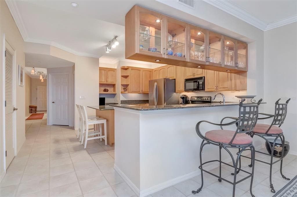 2 15TH AVENUE 303 photo 11