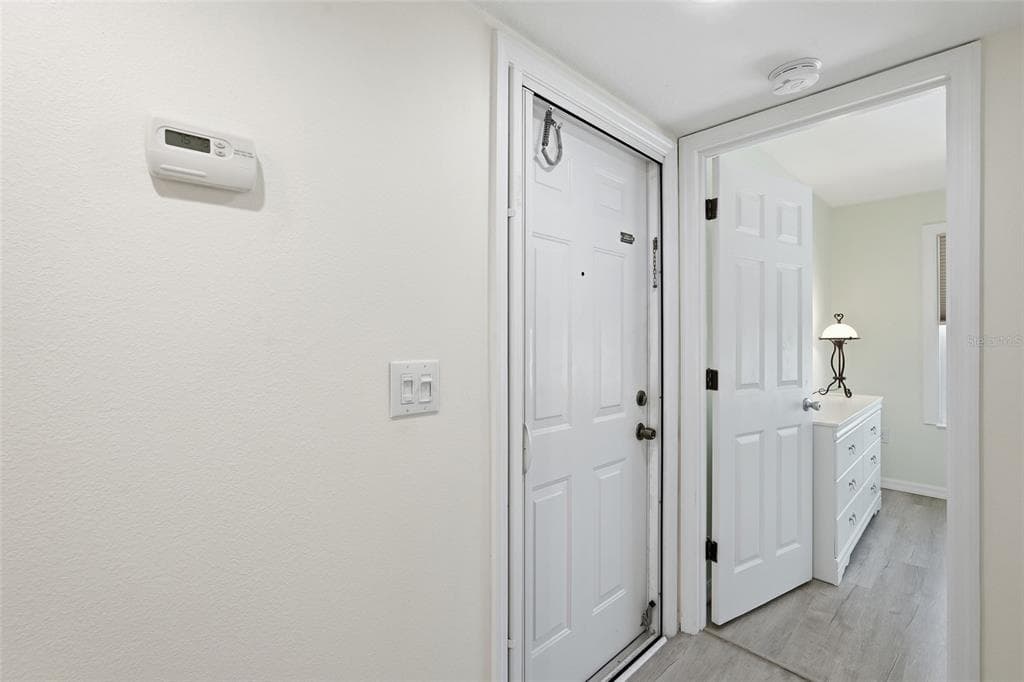 4410 WARREN AVENUE 412 photo 9