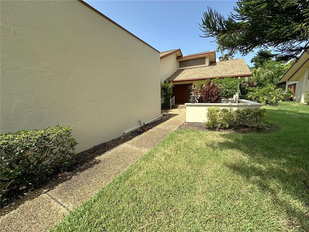 6206 COURTSIDE DRIVE photo 3