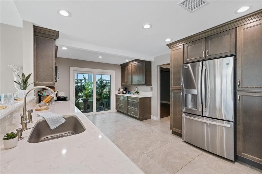 4537 RICKOVER COURT photo 4