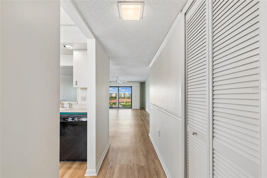 7600 SUN ISLAND DRIVE S 603 photo 9