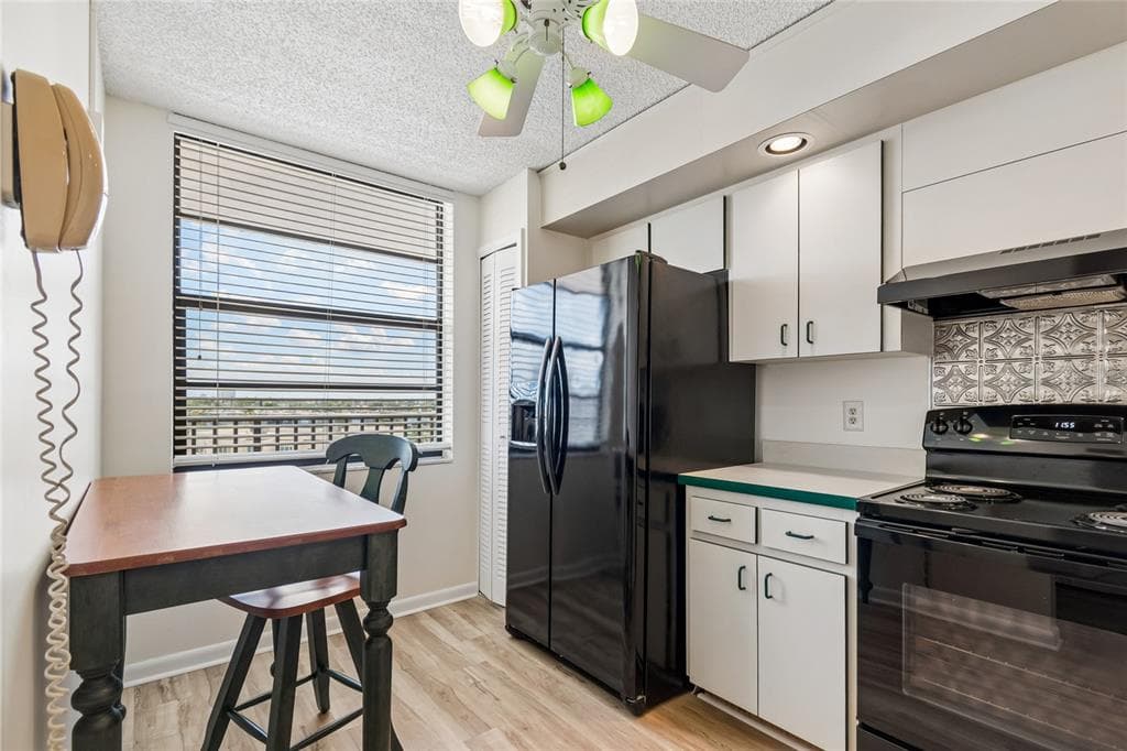 7600 SUN ISLAND DRIVE S 603 photo 10