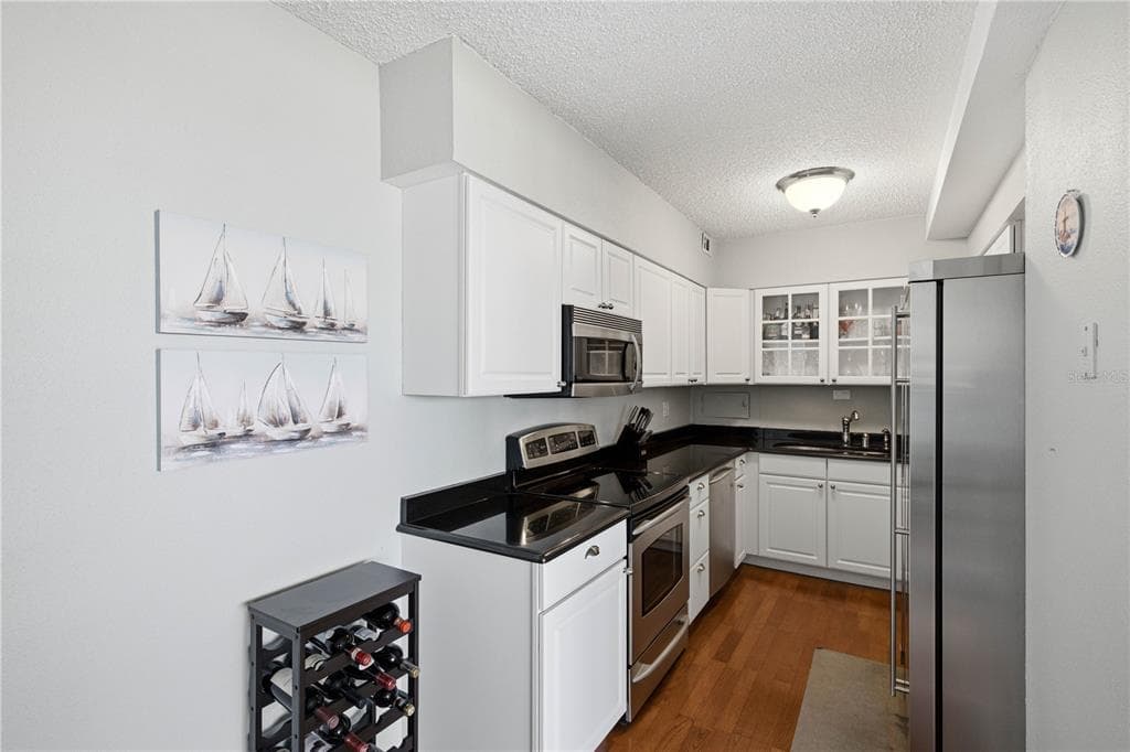 31 ISLAND WAY 1404 photo 13