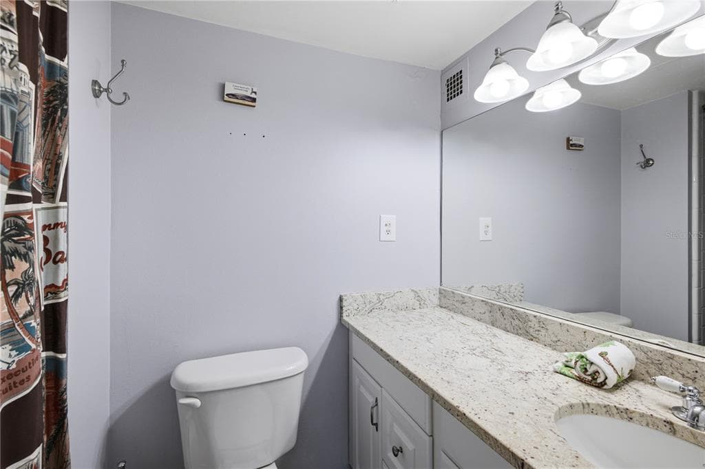 31 ISLAND WAY 1404 photo 20