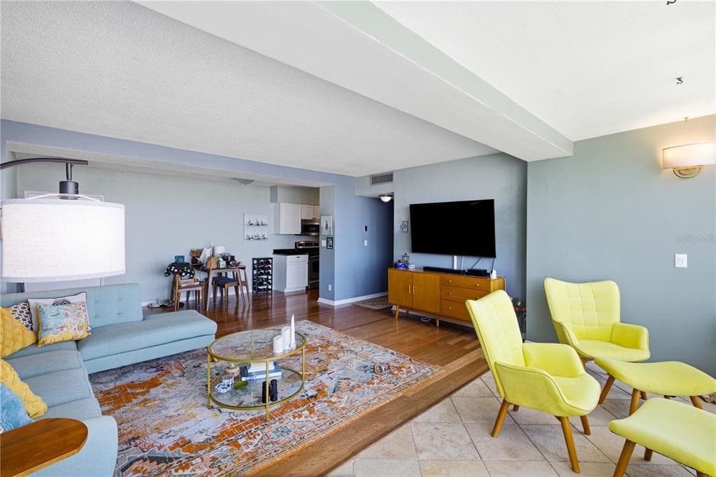 31 ISLAND WAY 1404 photo 9