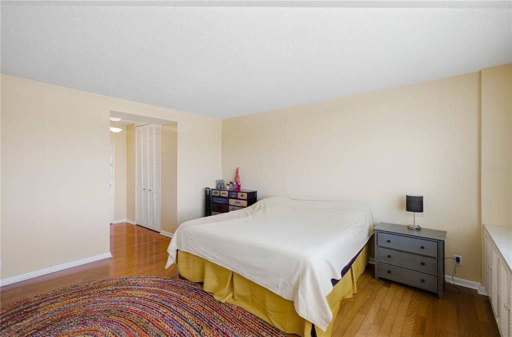 31 ISLAND WAY 1404 photo 19