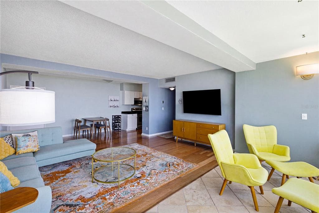 31 ISLAND WAY 1404 photo 8