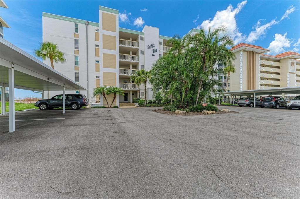 1100 TARPON CENTER DRIVE 104 photo 6