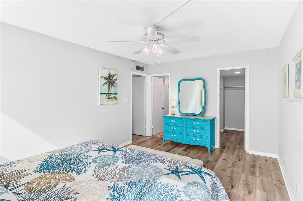7400 SUN ISLAND DRIVE S 203 photo 23