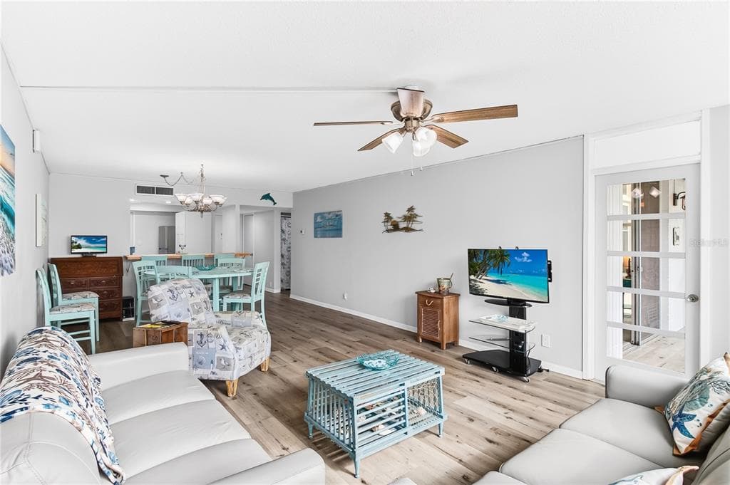 7400 SUN ISLAND DRIVE S 203 photo 16