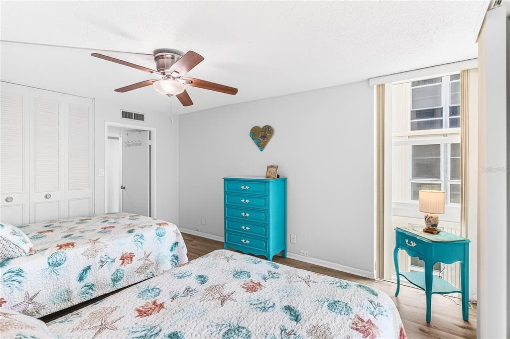 7400 SUN ISLAND DRIVE S 203 photo 20