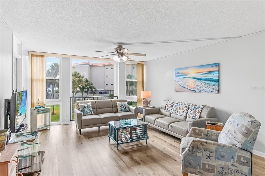7400 SUN ISLAND DRIVE S 203 photo 15