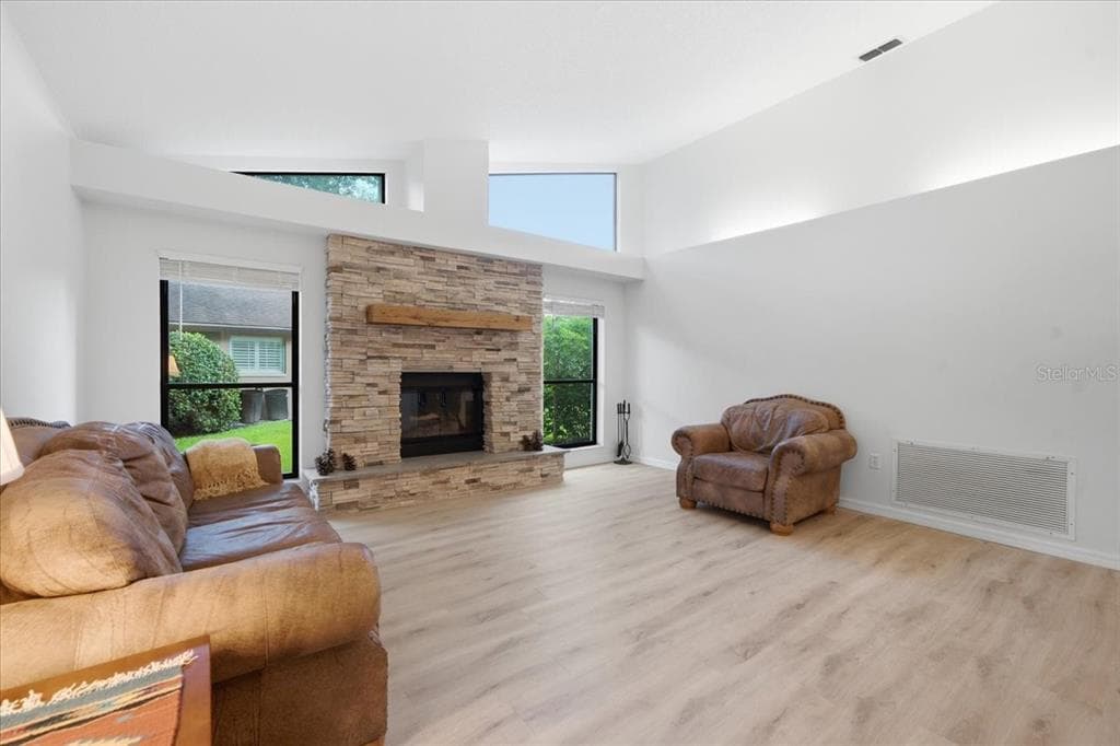 15114 LAUREL COVE CIRCLE photo 12