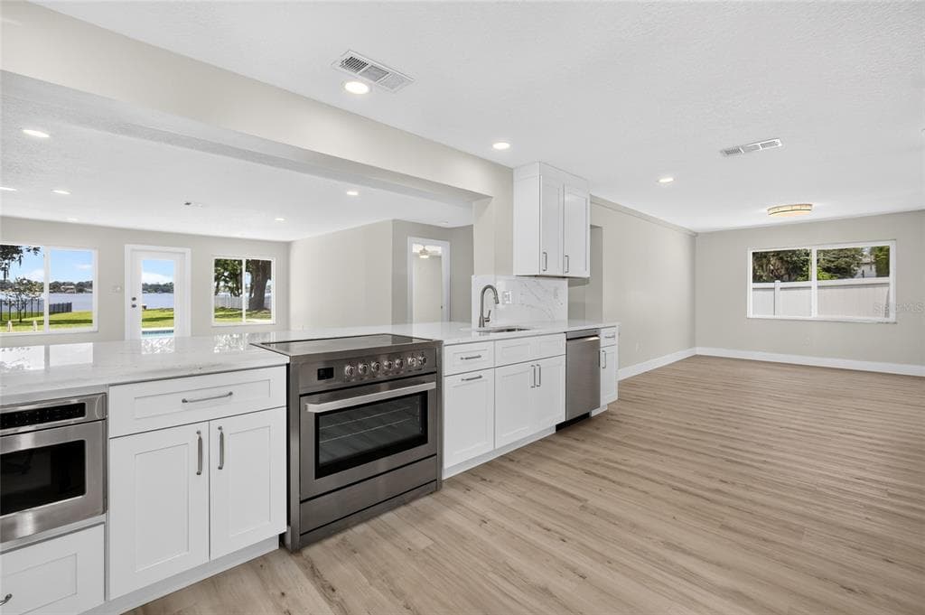 1225 HOFFNER AVENUE photo 9
