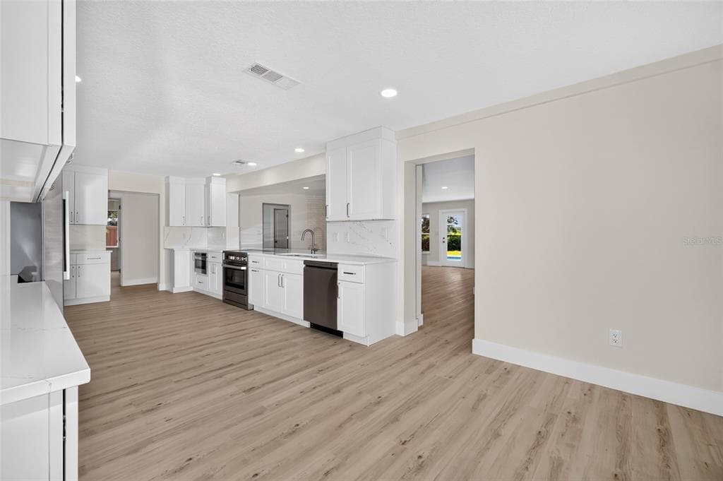 1225 HOFFNER AVENUE photo 15