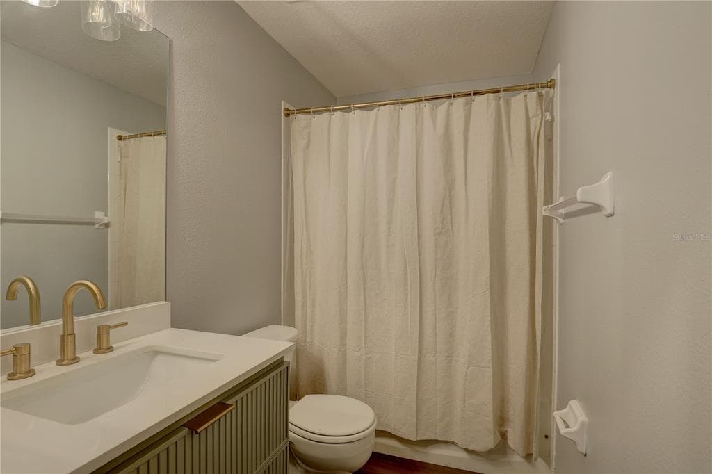 9516 CHARLESBERG DRIVE photo 6