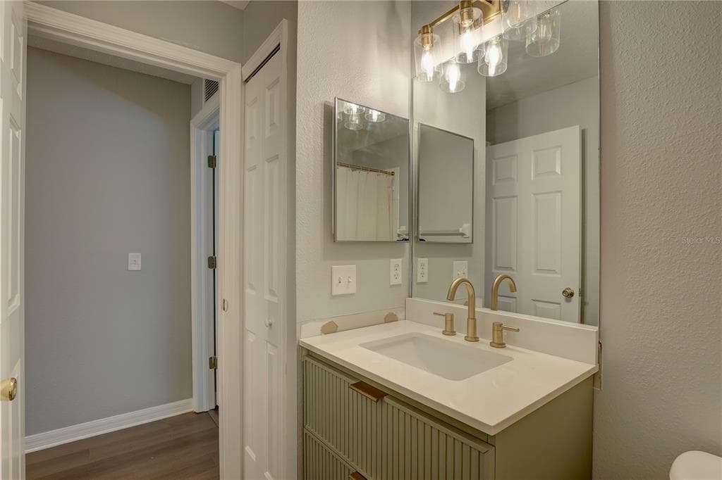 9516 CHARLESBERG DRIVE photo 7
