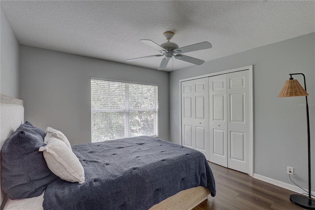 9516 CHARLESBERG DRIVE photo 3