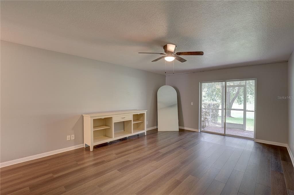 9516 CHARLESBERG DRIVE photo 18