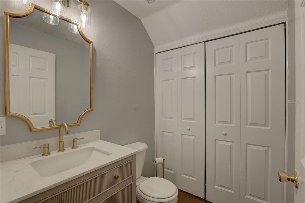 9516 CHARLESBERG DRIVE photo 19